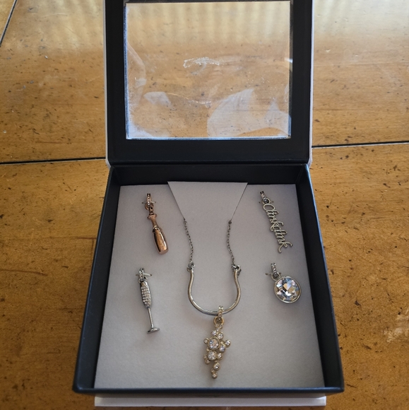 NEW original box White House Black Marker charm necklace. - Picture 2 of 7